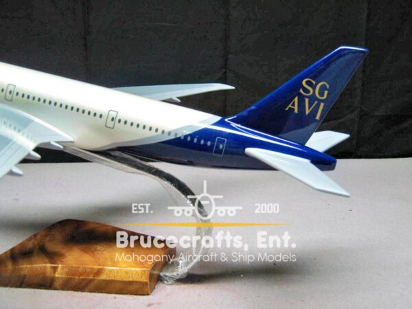 Model of B777-200 Custom with detailed craftsmanship.